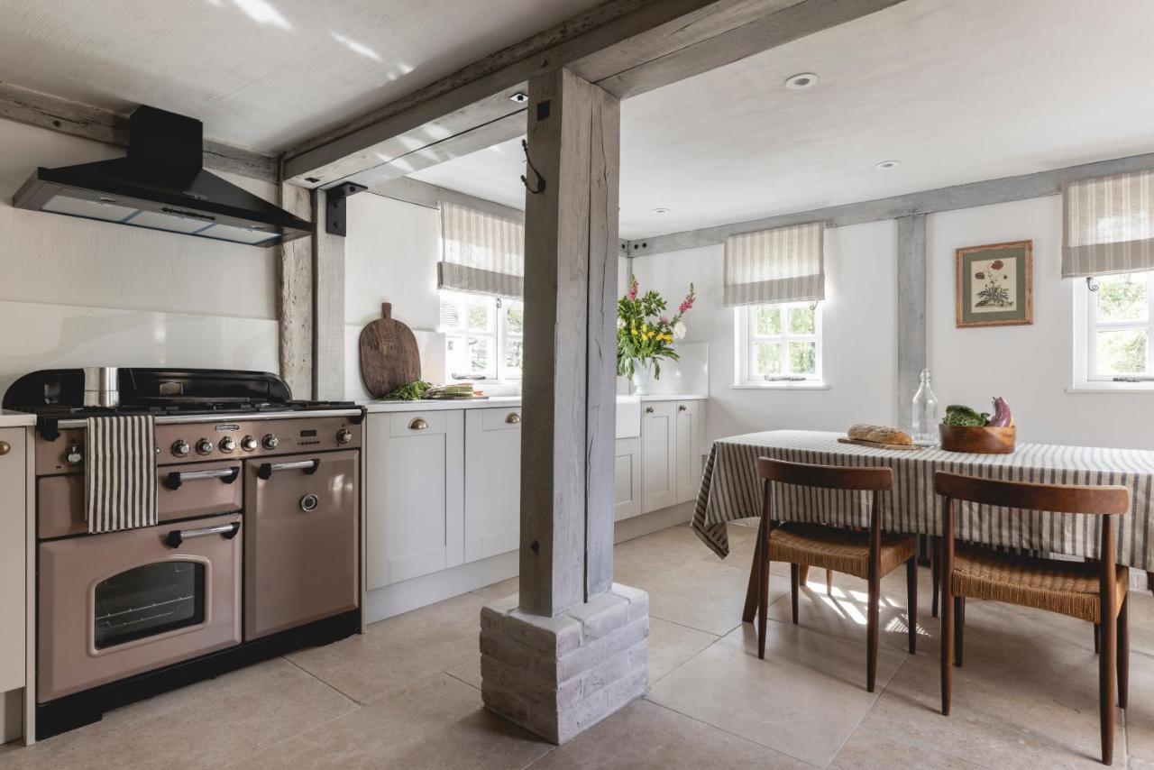 Cosy Cottage With Beautiful Garden, Hottub & Sauna Marden  Esterno foto